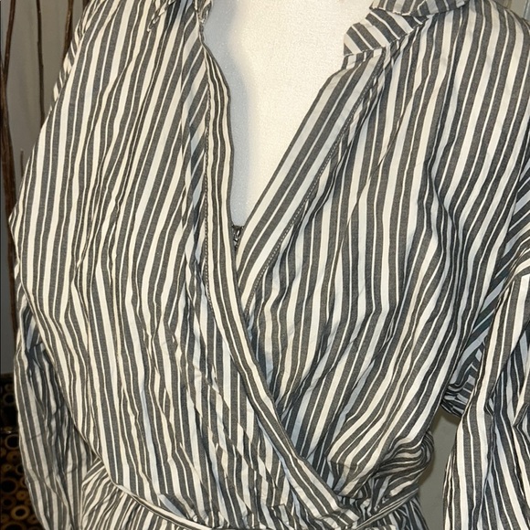 Striped Women's Wrap Jacket - Picture 4 of 10